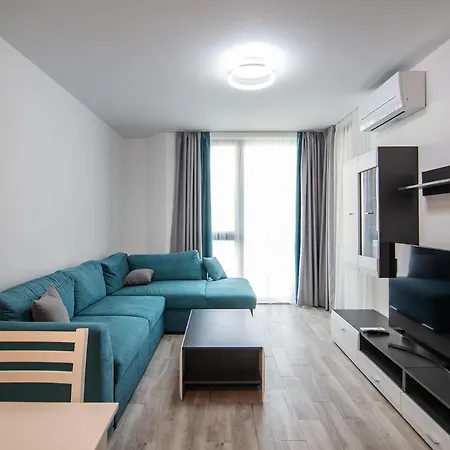 Sea Flats With Parking And Pool In Azur Apartamento Saints Constantine and Helena