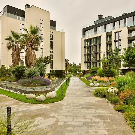 Apartamento Sea Flats With Parking And Pool In Azur Saints Constantine and Helena