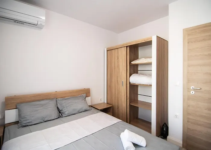 Sea Flats With Pool In Azur