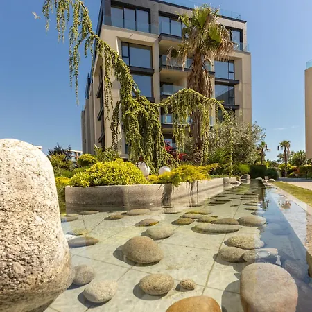 Sea Flats With Pool In Azur