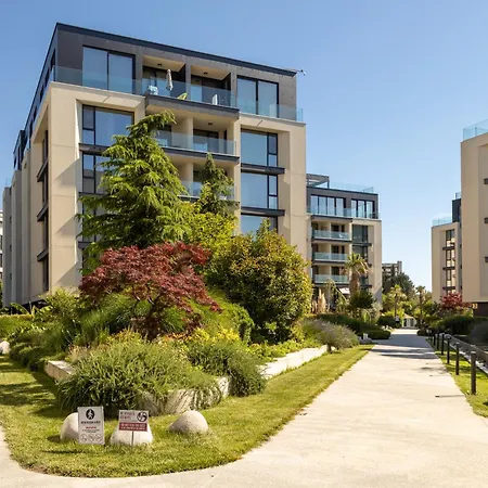 Sea Flats With Pool In Azur